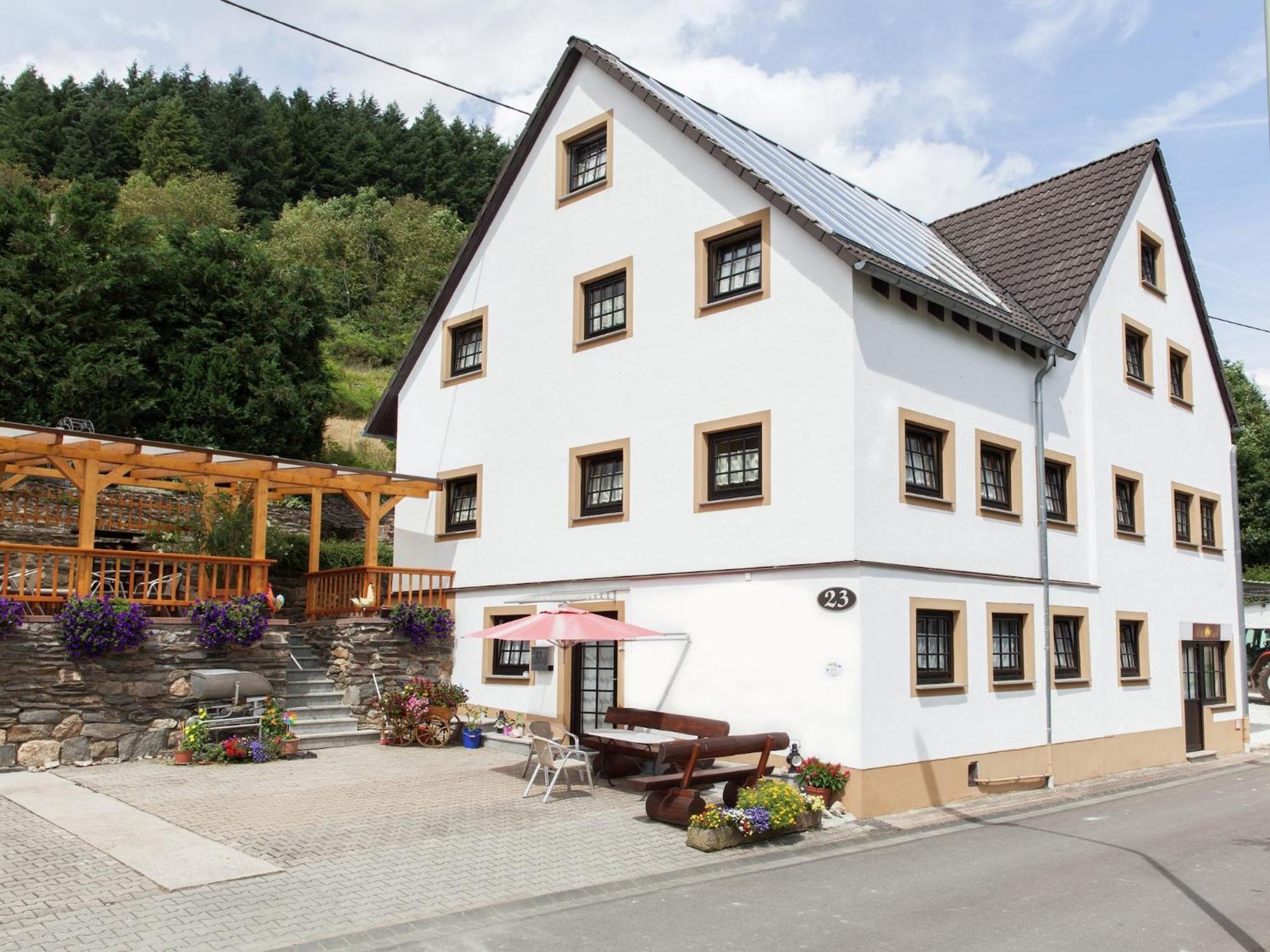 A Modern Apartment In The Hunsr Ck Region S Romantic Drohn Valley Merschbach Exterior foto