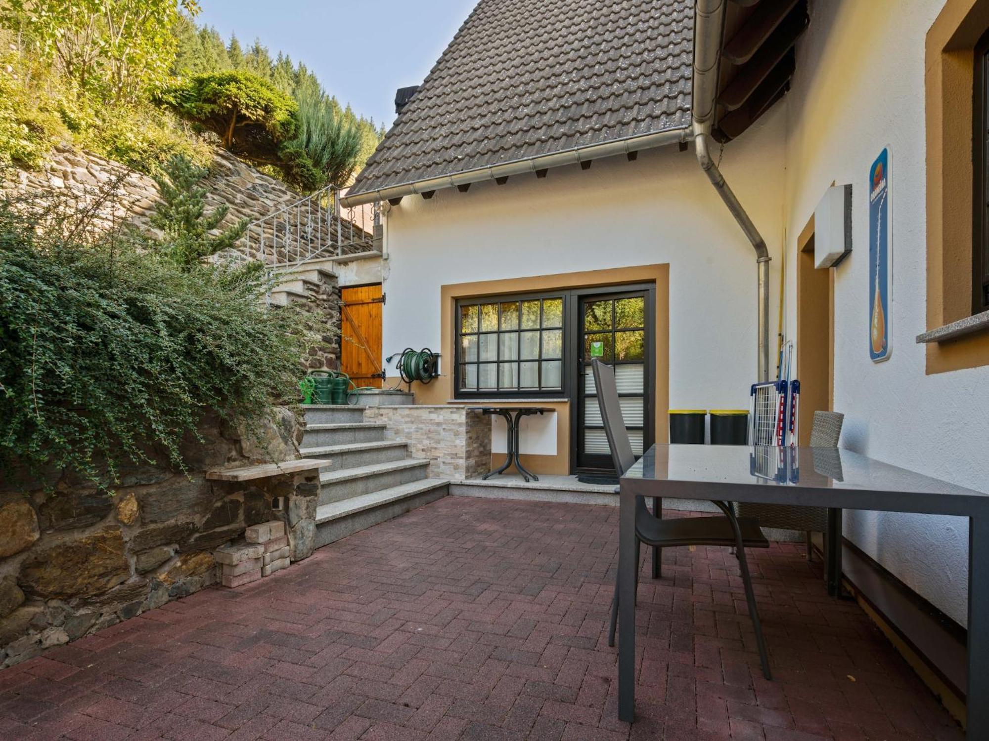 A Modern Apartment In The Hunsr Ck Region S Romantic Drohn Valley Merschbach Exterior foto