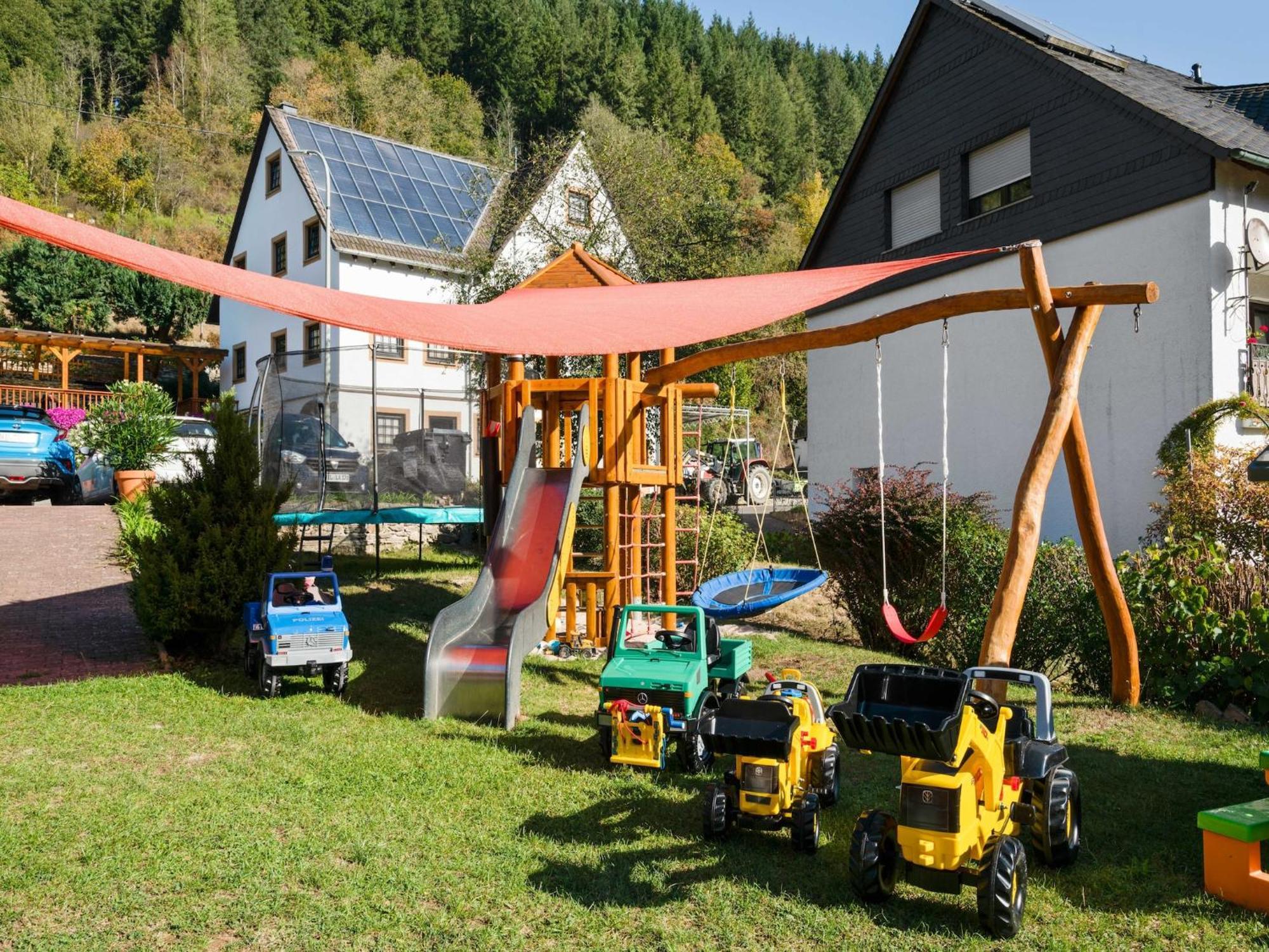 A Modern Apartment In The Hunsr Ck Region S Romantic Drohn Valley Merschbach Exterior foto